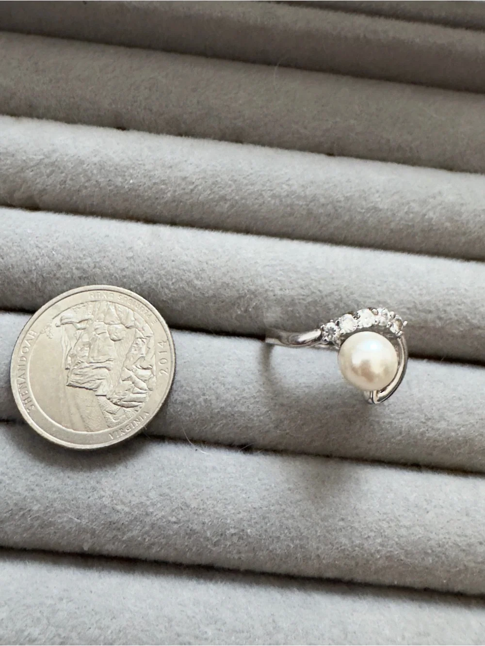 Elegant Pearl and Cubic Zirconia Silver Ring - White Pearl